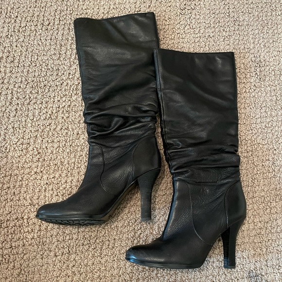 Sofft Shoes - Women’s knee-high black boots